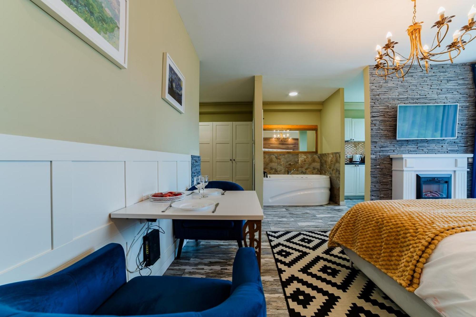 Romantic Jacuzzi Chic Apartment ซินายา ภายนอก รูปภาพ