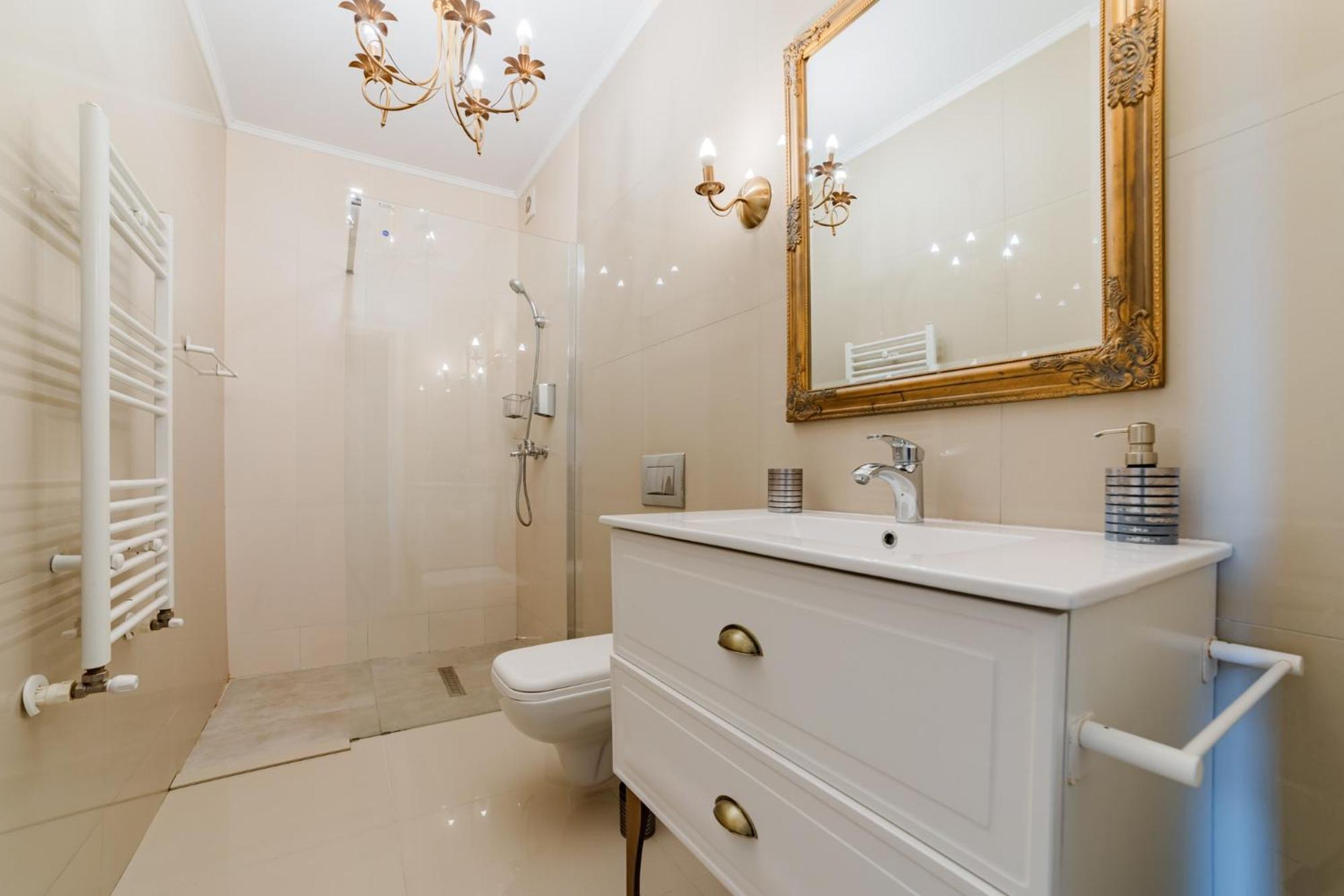Romantic Jacuzzi Chic Apartment ซินายา ภายนอก รูปภาพ